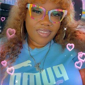 Meet your Posher, Celeste